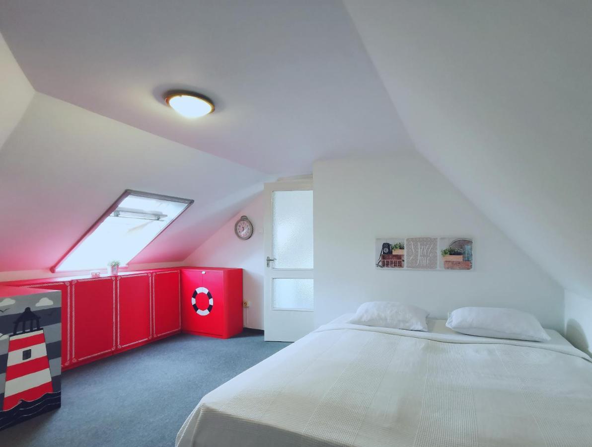 Family Garden Apartmanhaz Шиофок Экстерьер фото