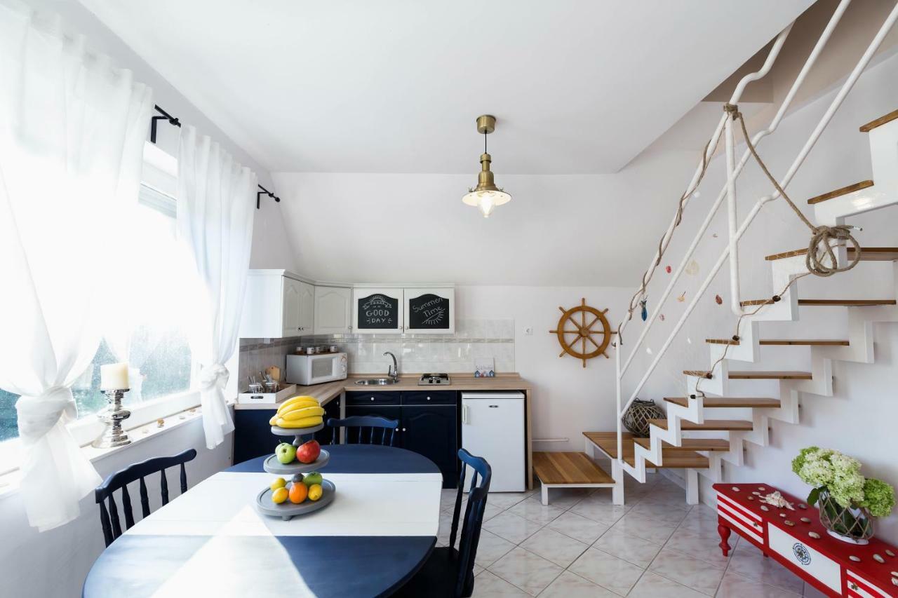 Family Garden Apartmanhaz Шиофок Экстерьер фото